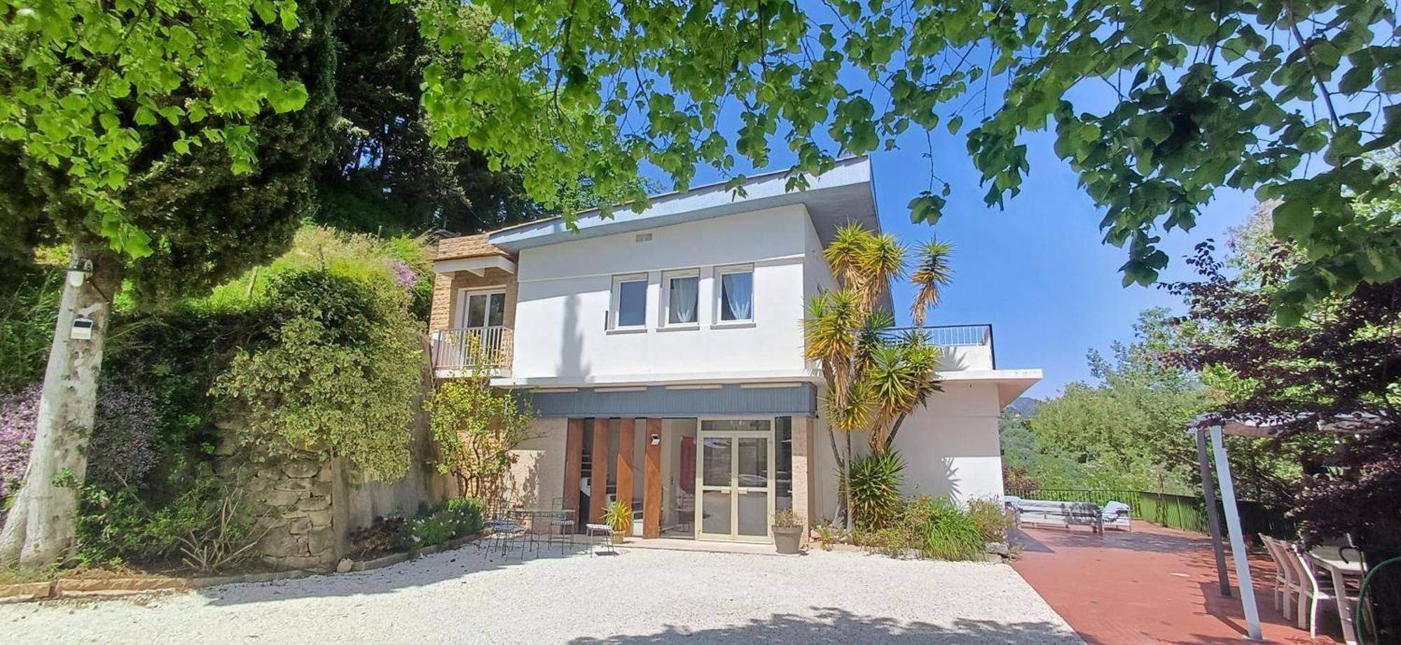 Bed and Breakfast Le Domaine De La Feuilleraie Coaraze Exterior foto