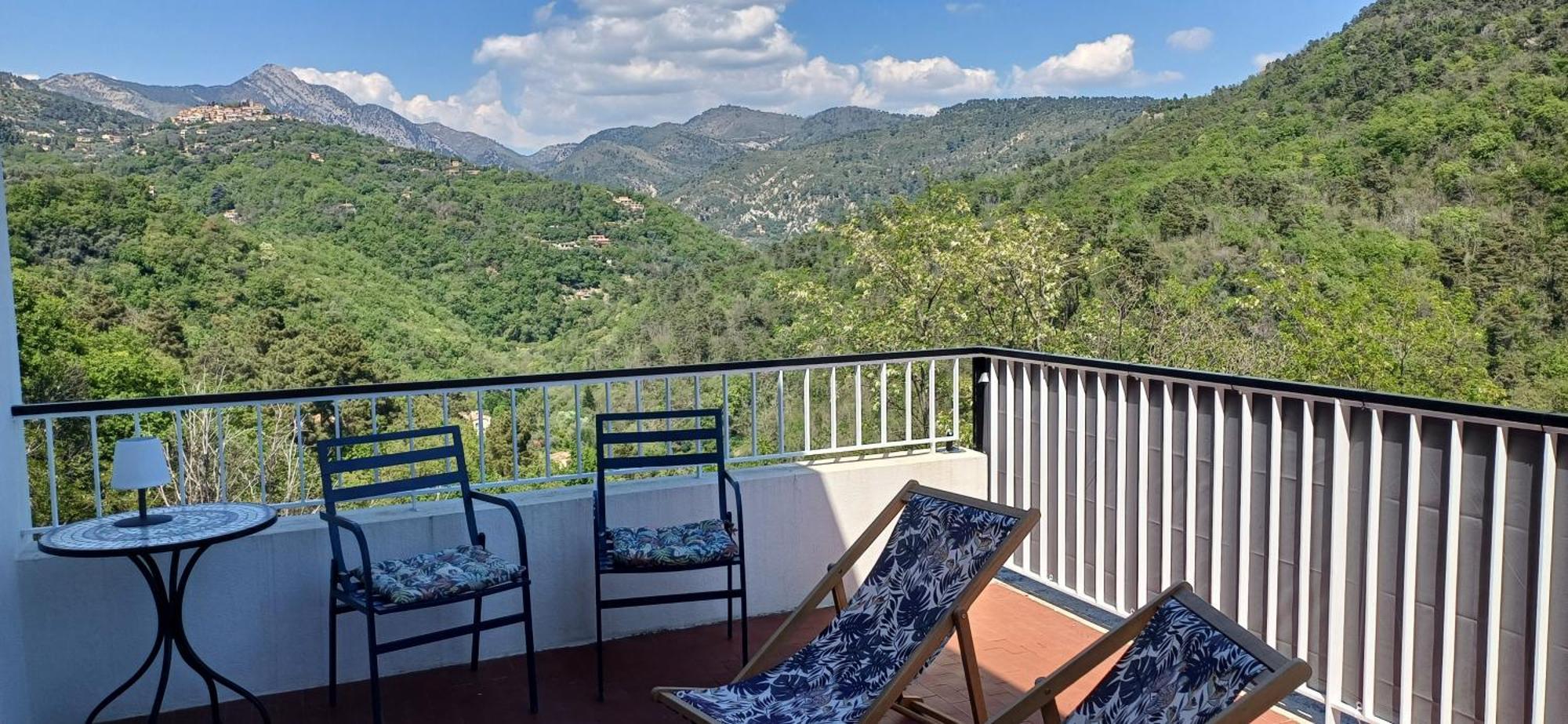 Bed and Breakfast Le Domaine De La Feuilleraie Coaraze Exterior foto